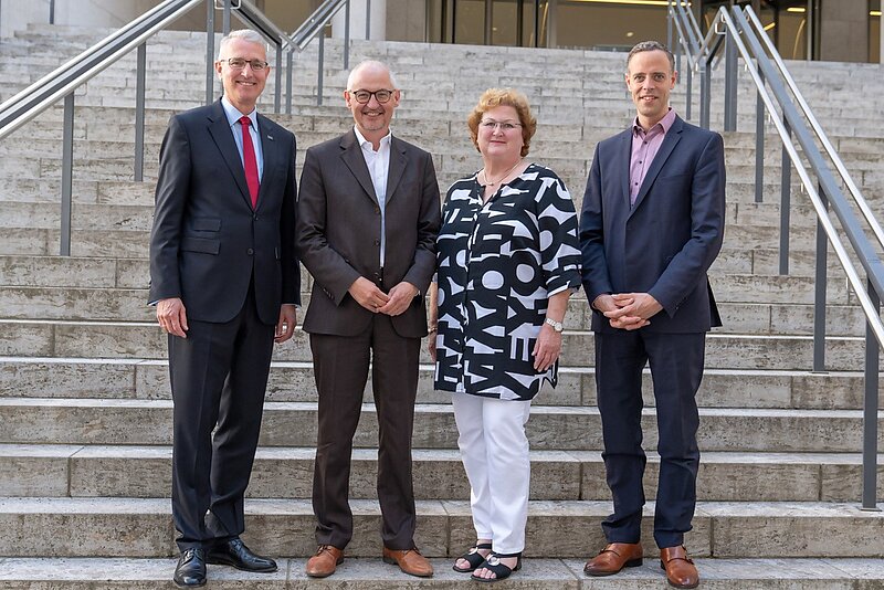 Foto mit Herr Richter (BMI), Frau Dr. Schmidt (FITKO), Herr Schallbruch (govdigital)und Herr Pfromm (Freie und Hansestadt Hamburg) 