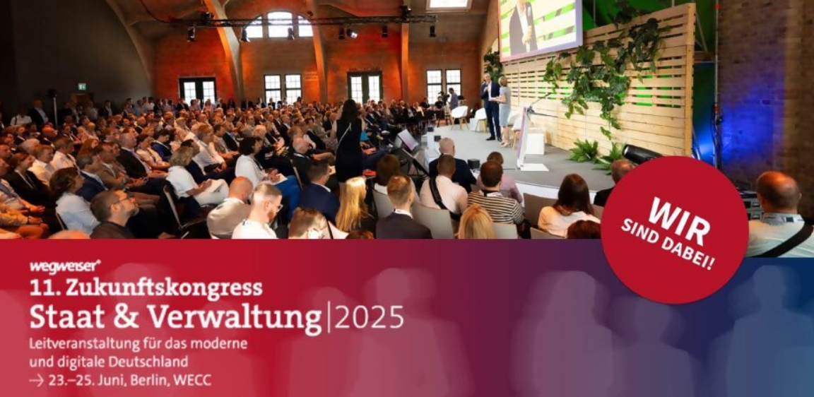 Banner mit dem Schriftzug "Zukunftskongress Staat und Verwaltung 2025", im Hintergrund ein Foto von sitzenden Menschen, die auf eine Bühne schauen.