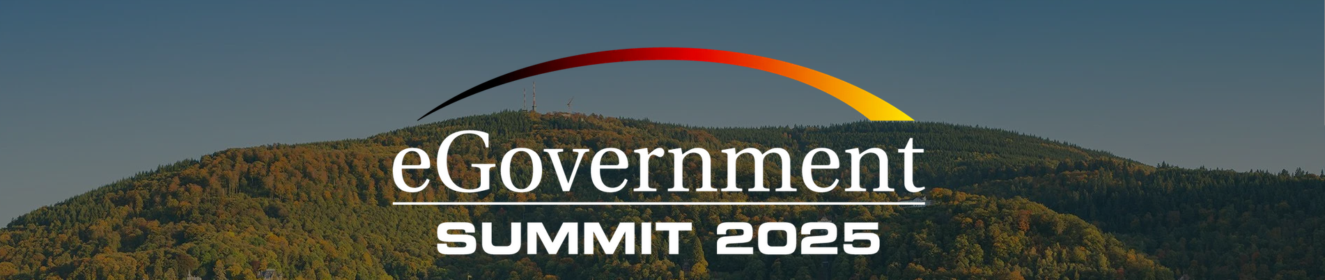 Schriftzug "eGovernment Summit 2025" auf dem Hintergrund des Heidelberger Schlosses